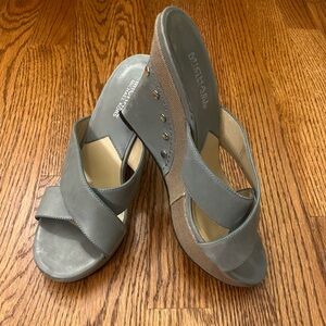 Michael Michael kors dusty blue grey leather and brown/tan silver accent wedges
